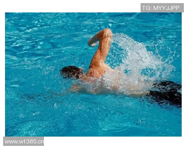 游泳新手必备：掌握基本技巧，轻松畅游水域